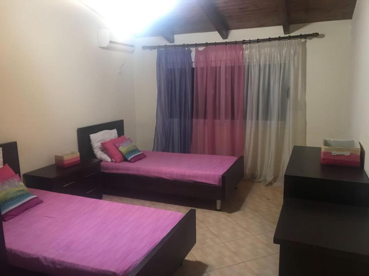 Lovely 2 Bedroom Apartment Tirana Exteriör bild